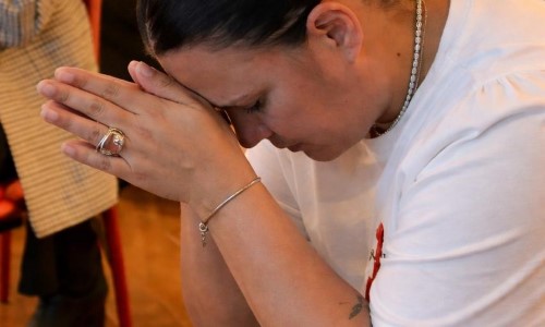 Movimento em Curitiba convida pessoas a refletirem: E se a resposta for Jesus?